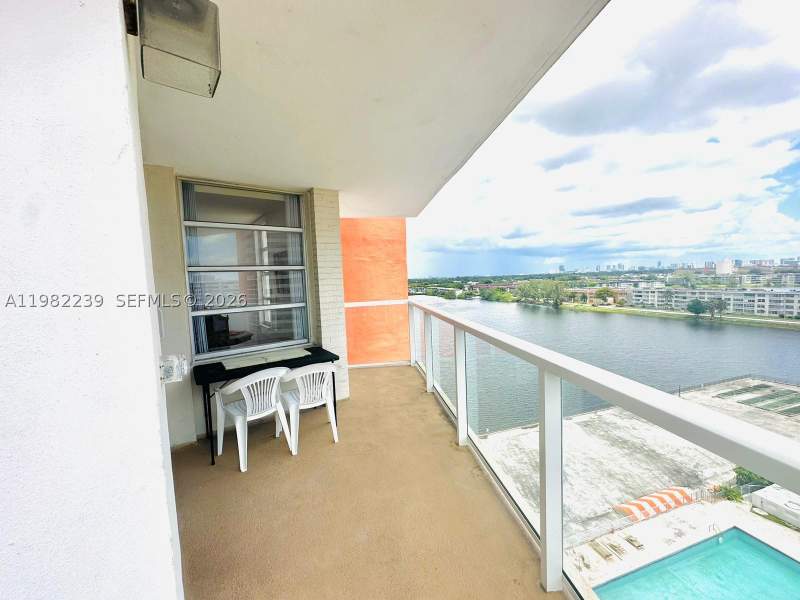 2 bedroom Condominium at 1301 NE Miami Gardens Dr 915W, BUCKLEY TOWERS CONDO - EA, Miami — photo 2