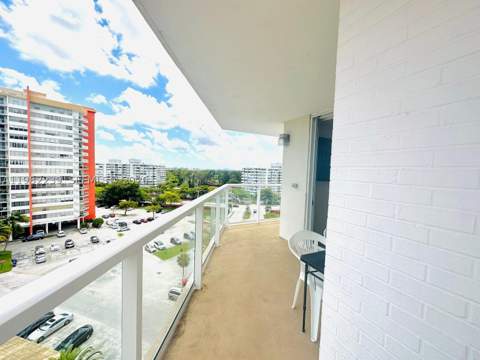1301 NE Miami Gardens Dr 915W, Miami FL - photo 22 of 24