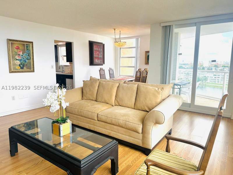 2 bedroom Condominium at 1301 NE Miami Gardens Dr 915W, BUCKLEY TOWERS CONDO - EA, Miami — photo 3