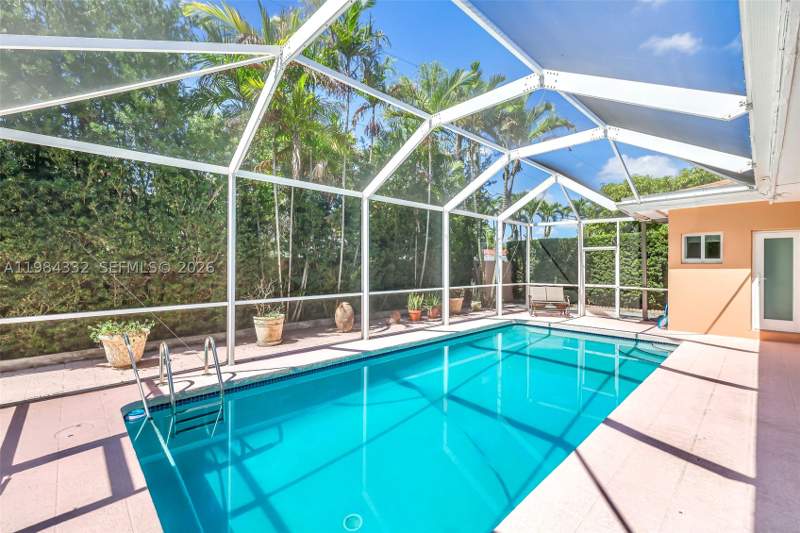4 bedroom SingleFamilyResidence at 1800 Miami Springs Ave, Fla Fruit Land Cos Sub, Miami Springs — photo 4