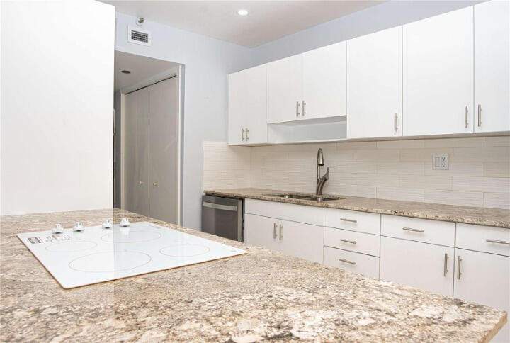 2 bedroom Condominium at 19355 Turnberry Way 3d, Turnberry Towers Condo, Miami — photo 4