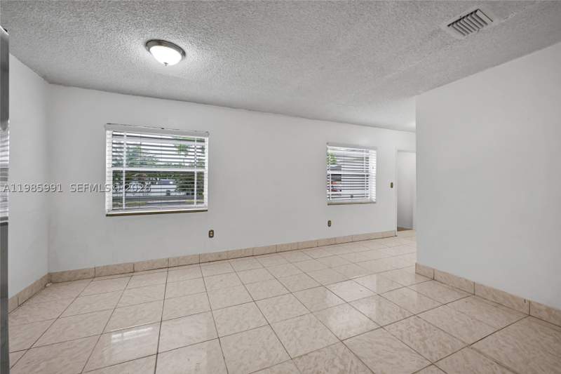 4 bedroom SingleFamilyResidence at 210 E 59th St, 4th Avenue Extension To H, Hialeah — photo 5