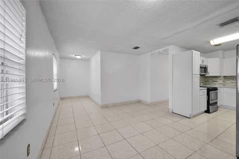 210 E 59th St, Hialeah FL - photo 6 of 30