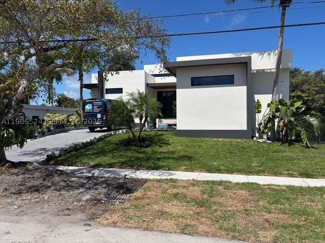 5 bedroom SingleFamilyResidence at 2161 NE 124th St, Aviation Country Club 1st, North Miami — photo 2