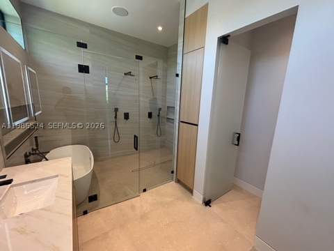 2161 NE 124th St, North Miami FL - photo 6 of 9