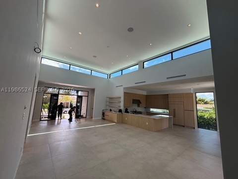 2161 NE 124th St, North Miami FL - photo 8 of 9