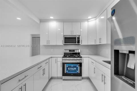 1010 NE 140th St, North Miami FL - photo 6 of 20