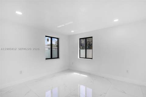 1010 NE 140th St, North Miami FL - photo 7 of 20