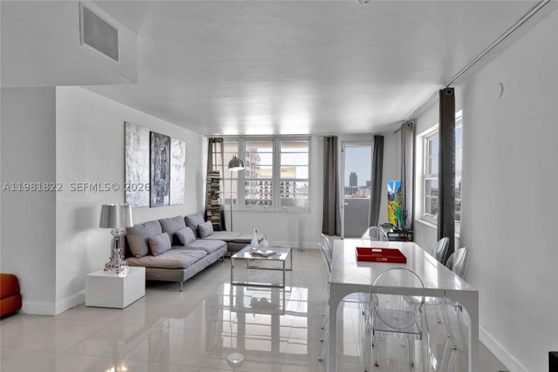 2 bedroom Condominium at 100 Lincoln Rd 1511, The Decoplage Condo, Miami Beach — photo 4