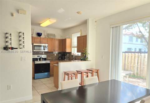 10840 NW 79th St, Doral FL - photo 12 of 43