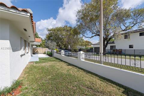 5251 SW 6th St, Miami FL - photo 10 of 39