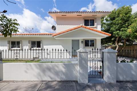 5251 SW 6th St, Miami FL - photo 9 of 39