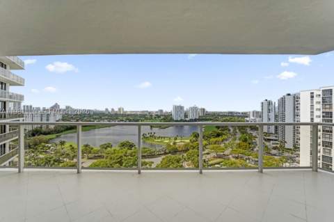 20281 E Country Club Dr 1703, Aventura FL - photo 11 of 66