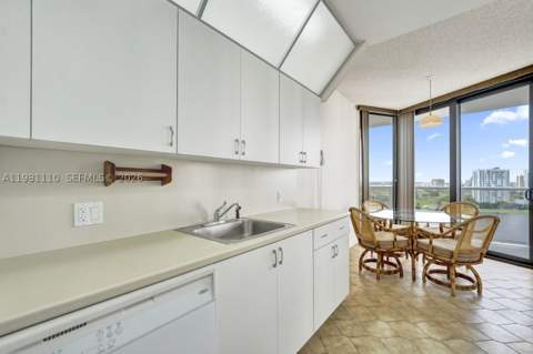 20281 E Country Club Dr 1703, Aventura FL - photo 16 of 66