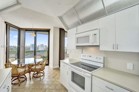 20281 E Country Club Dr 1703, Aventura FL - photo 17 of 66