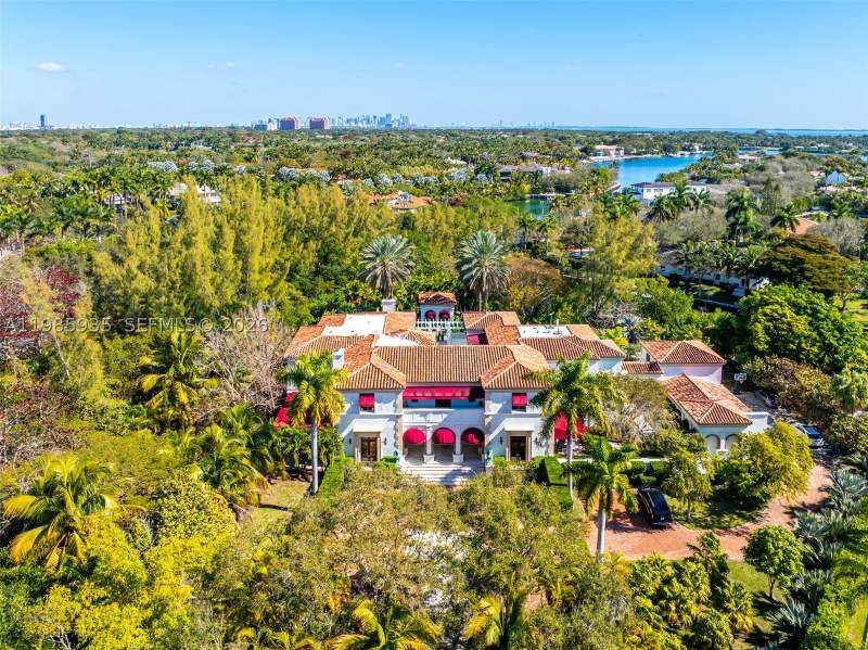 7 bedroom SingleFamilyResidence at 9401 Journeys End Rd, Journeys End Estates, Coral Gables — photo 2