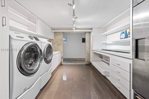 1606 S Bayshore Dr, Miami FL - photo 16 of 73
