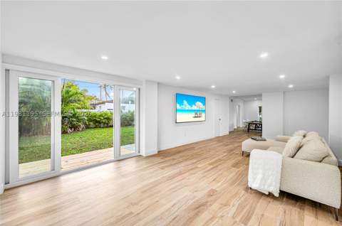 1960 NE 182nd St, North Miami Beach FL - photo 8 of 27
