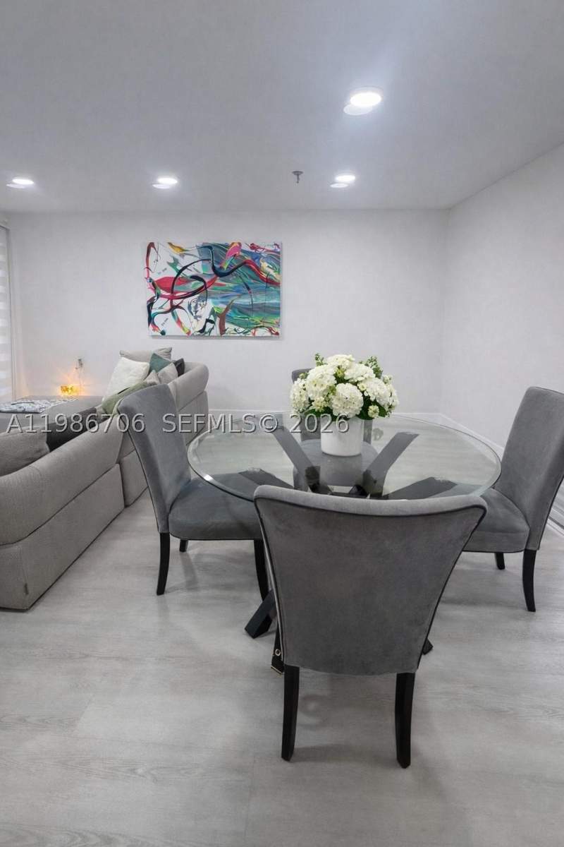 2 bedroom Condominium at 671 NE 195th St 219-E, Cedar Glenn Condo Apts Ea, Miami — photo 2