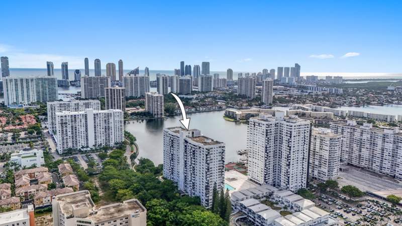 2 bedroom Condominium at 2780 NE 183rd Street 716, Commodore Plaza Condo, Aventura — photo 2