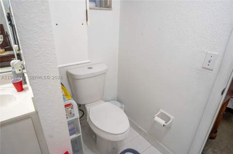 17425 NW 75th Pl 101, Hialeah FL - photo 21 of 37
