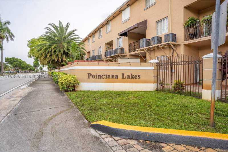 3 bedroom Condominium at 17425 NW 75th Pl 101, Poinciana Lakes Villas Co, Hialeah — photo 4