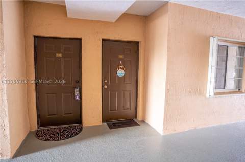 17425 NW 75th Pl 101, Hialeah FL - photo 8 of 37
