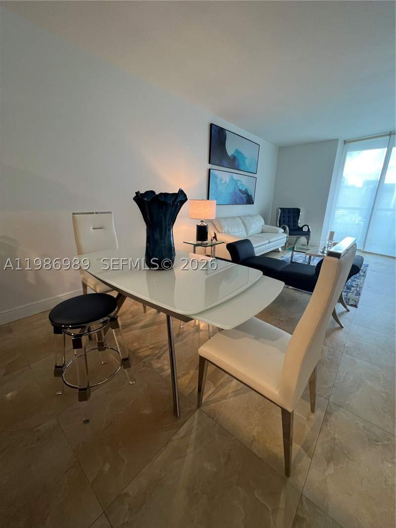 1 bedroom Condominium at 495 Brickell Ave 2707, Icon, Miami — photo 2
