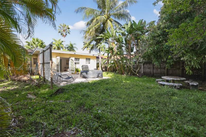 3 bedroom SingleFamilyResidence at 2131 Biarritz Dr, Isle Of Normandy Miami Vi, Miami Beach — photo 4