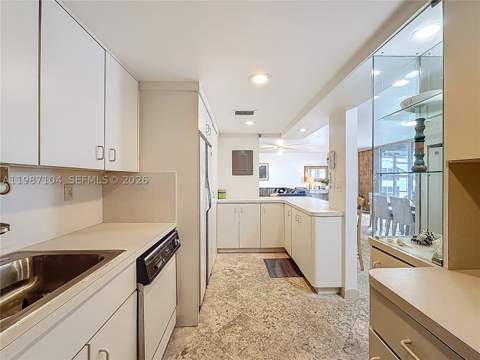 6061 Collins Ave 12D, Miami Beach FL - photo 12 of 54