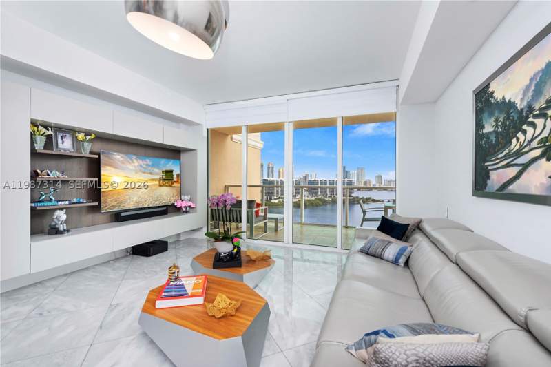 3 bedroom Condominium at 3330 NE 190th St 1715, Aventura Marina II, Aventura — photo 2