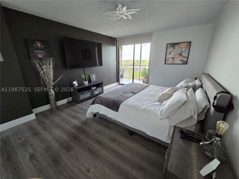 900 NE 195th St 709, Miami FL - photo 10 of 31