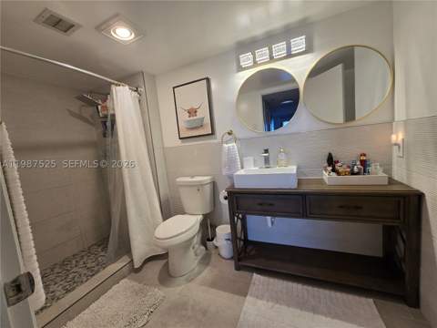 900 NE 195th St 709, Miami FL - photo 11 of 31