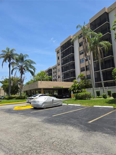 900 NE 195th St 709, Miami FL - photo 17 of 31