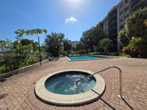 900 NE 195th St 709, Miami FL - photo 22 of 31