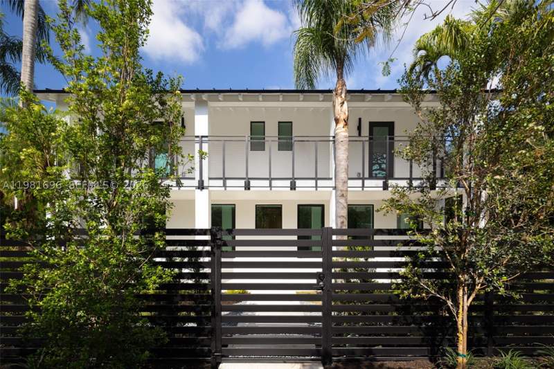 6 bedroom SingleFamilyResidence at 1701 Micanopy Ave, E M Pattisons, Coconut Grove — photo 4