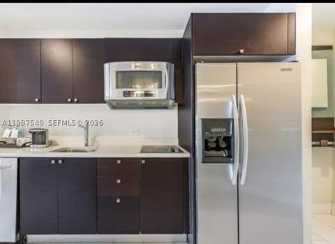 5300 NW 87 Avenue 406, Doral FL - photo 7 of 9