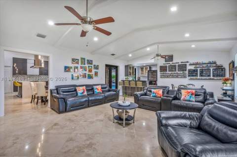 10126 SW 93rd Pl, Miami FL - photo 10 of 27