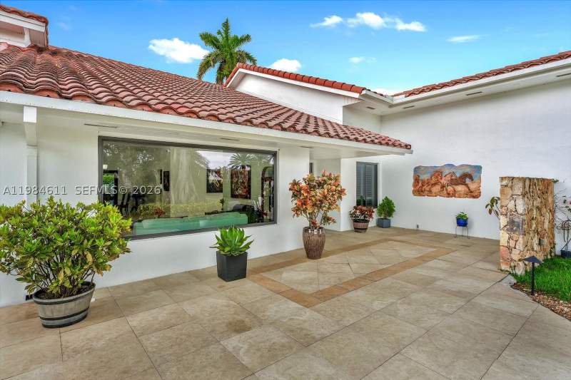 6 bedroom SingleFamilyResidence at 10126 SW 93rd Pl, Galloway Glen, Miami — photo 3