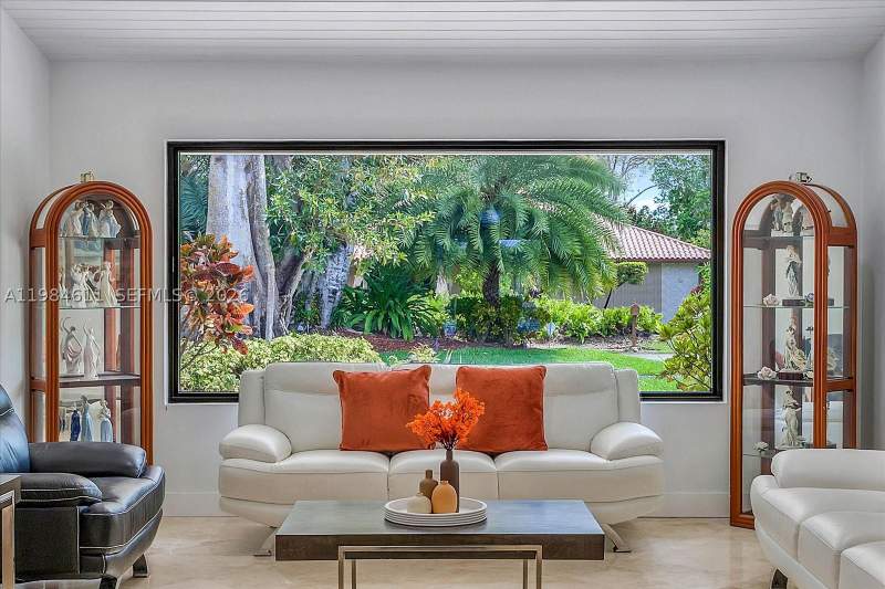 6 bedroom SingleFamilyResidence at 10126 SW 93rd Pl, Galloway Glen, Miami — photo 5