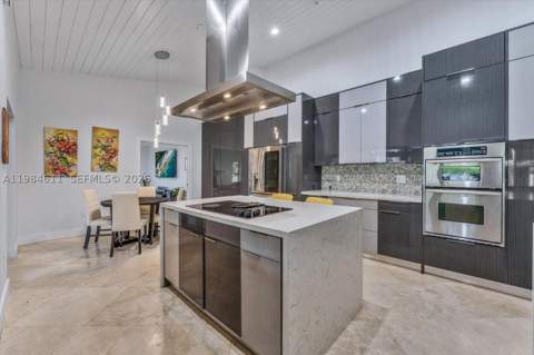 10126 SW 93rd Pl, Miami FL - photo 9 of 27