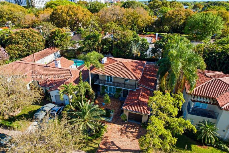 3 bedroom SingleFamilyResidence at 430 Candia Ave, C Gab Country Club Sec 6, Coral Gables — photo 4