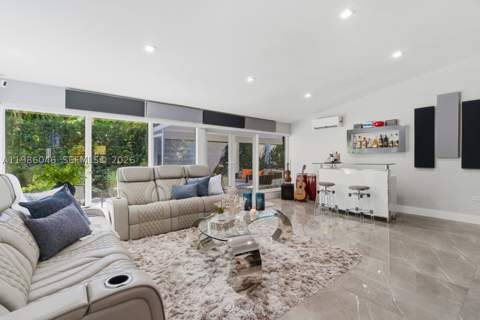 430 Candia Ave, Coral Gables FL - photo 6 of 56