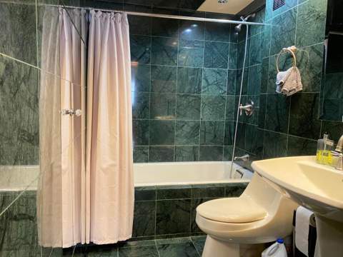 400 Kings Point Drive 1423, Sunny Isles Beach FL - photo 12 of 31