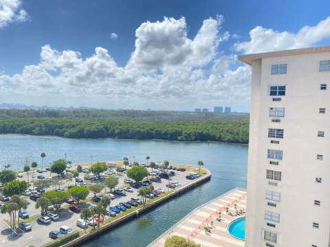 400 Kings Point Drive 1423, Sunny Isles Beach FL - photo 21 of 31