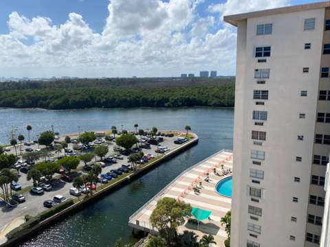 400 Kings Point Drive 1423, Sunny Isles Beach FL - photo 6 of 31