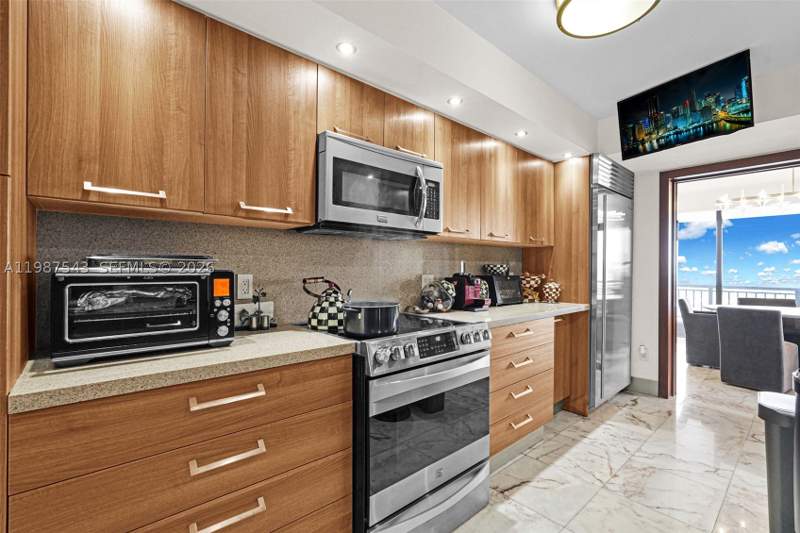 2 bedroom Condominium at 10175 Collins Ave 1207, The Tiffany Of Bal Harbou, Bal Harbour — photo 5