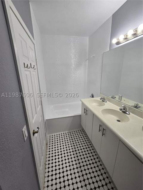5630 NW 107th Ave 1605, Doral FL - photo 16 of 19