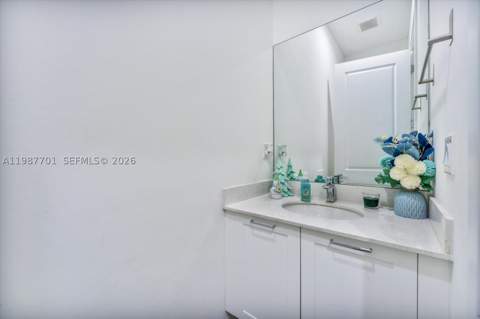 4346 NW 81st Ave, Doral FL - photo 10 of 49
