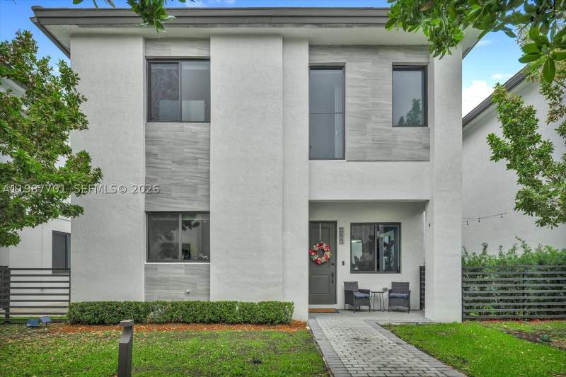 4 bedroom SingleFamilyResidence at 4346 NW 81st Ave, Downtown Doral South Phas, Doral — photo 2